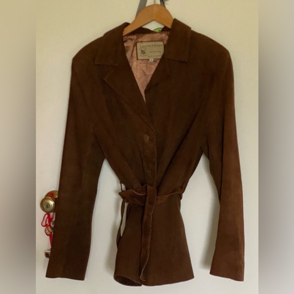 Vintage Brown Suede Women's Jacket - Picture 2 of 4